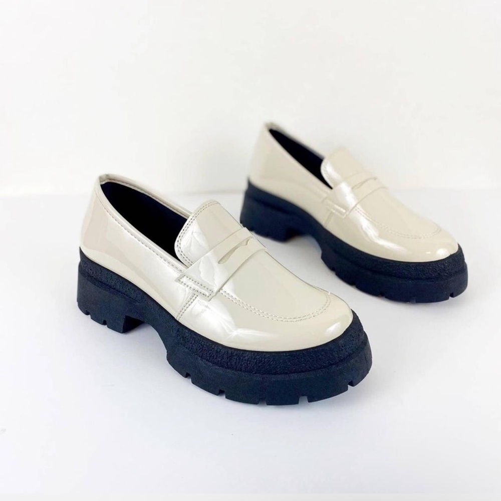 QUPID Cream Patent Leather Platform Loafers